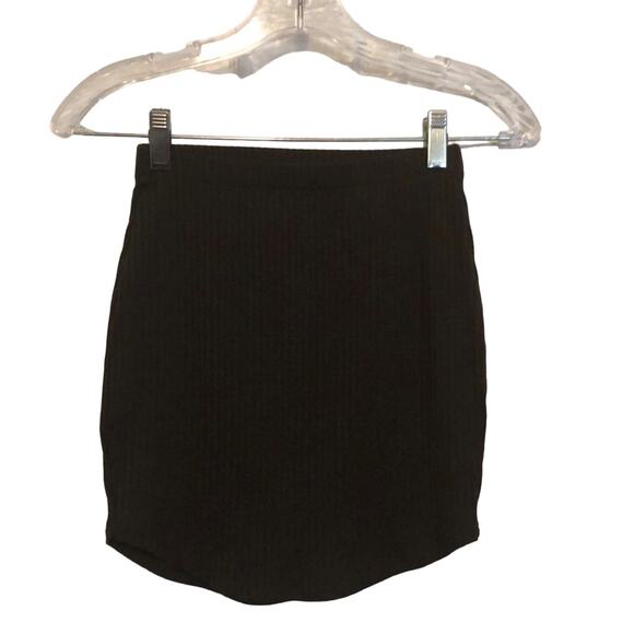 Cotton On Dark Olive Green Ribbed knit Mini Skirt Size XS Bodycon Curved Hem - Picture 1 of 8